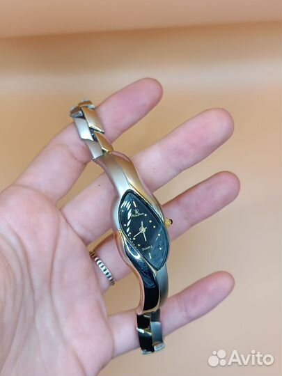 Часы-браслет двухцветные женские Japan