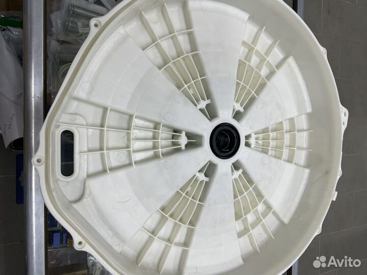 Полубак LG новый (с подшипниками)