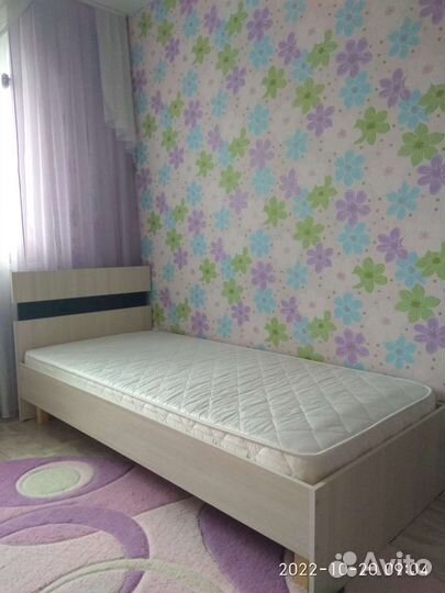 Кровать с матрасом