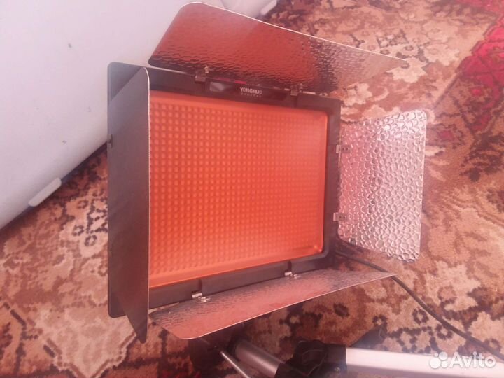 Свет профессиональный Yongnuo Китай + блок питания