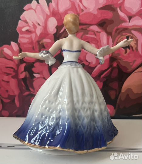 Статуэтка фарфоровая Танцовщица Балерина винтаж