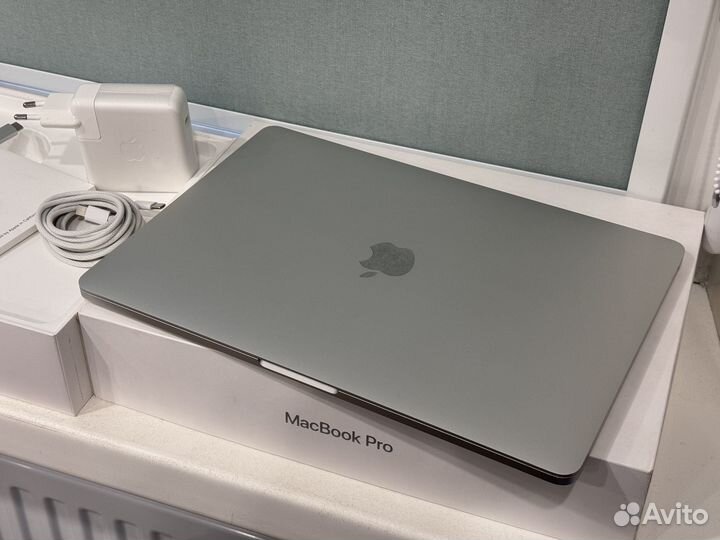 Apple MacBook Pro 2019 Silver TouchBar