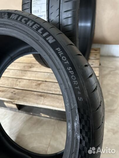 Michelin Pilot Sport 4 S 295/30 R21 102Y