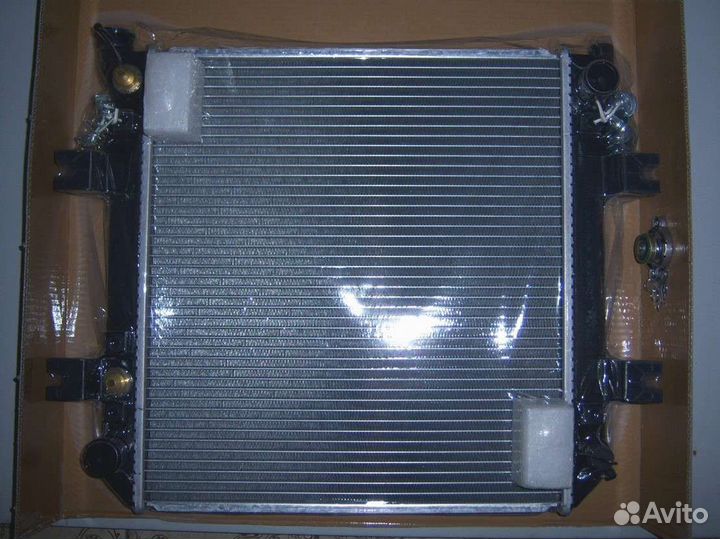 Радиатор HC 2-3,5 t R series двс Nissan TD27 K15