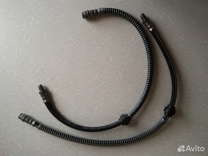 Два тормозных шланга E168086 Semperit