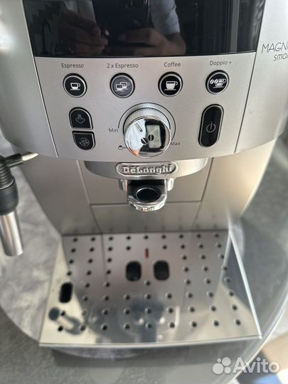 Кофемашина delonghi magnifica smart 250.31 SB