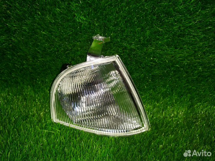 Поворотник правый Skoda Octavia