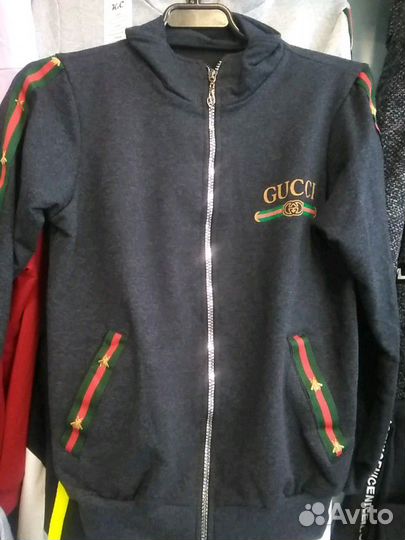 Костюмы для спорта новые