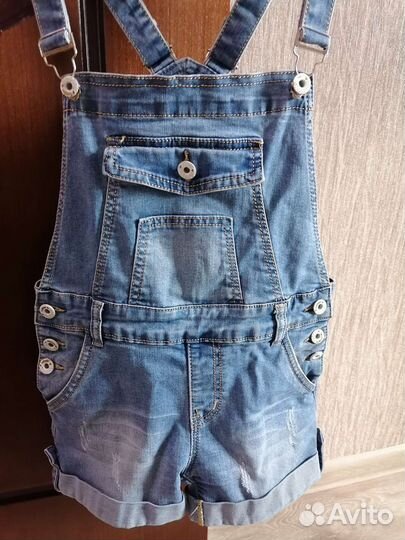 Джинсовый комбинезон