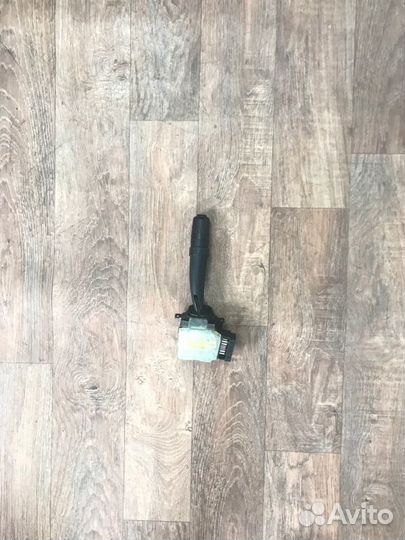 Подрулевой переключатель стеклоочистителей