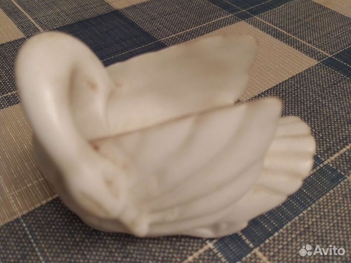 Пепельница лебедь мраморная