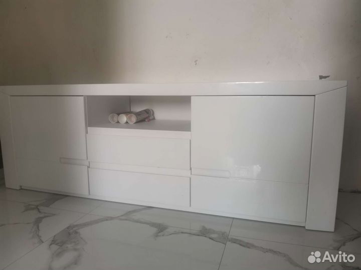 Тумба под тв белый глянец