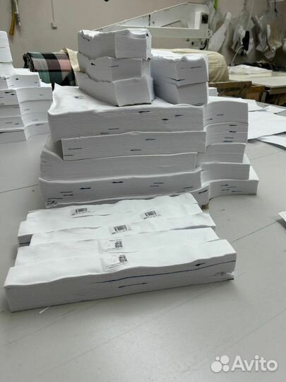 Швейный цех в светлом просторном помещении