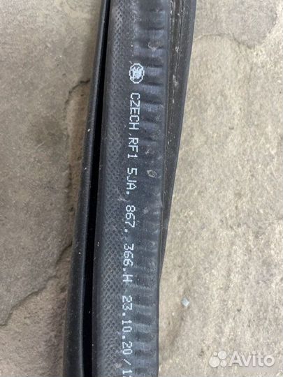 Уплотнитель проема двери Skoda Rapid 2