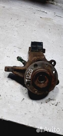 Кулак поворотный передний правый Peugeot 206 2A/C