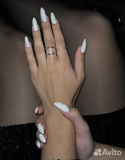 Светоотражающие гель-лаки Milk и SUN