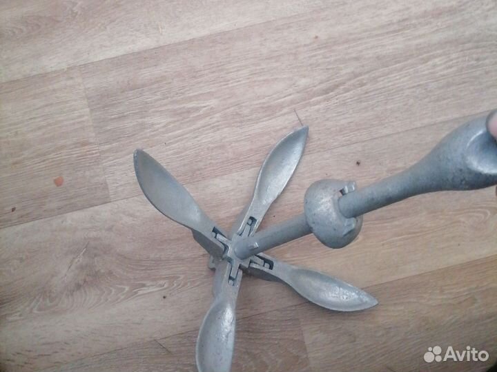 Якорь кошка