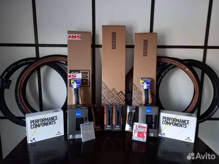 Новые вилки RockShox zeb select RC 29 DebonAir+