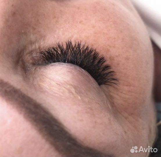 Наращивание ресниц, коррекция бровей