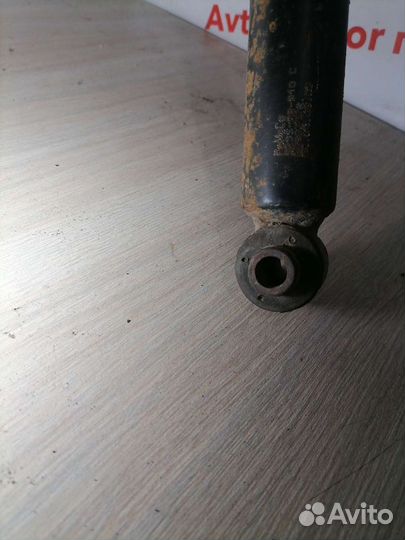 Амортизатор задний Mazda 3 bk оригинал