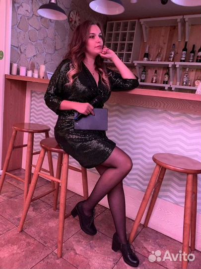 Ведущие, вокалисты