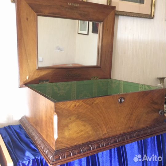 Антикварный ларец для хранения бумаг