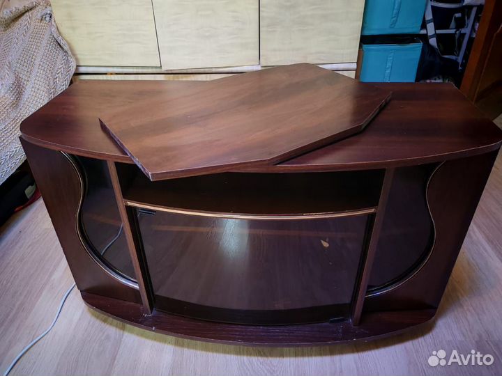 Тумба под телевизор