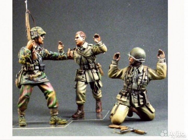 Пленные американские парашютисты и рядовой сс 44г