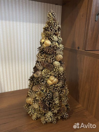 Елки из шишек