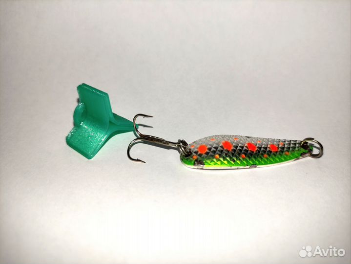 Колпачки на рыболовные крючки