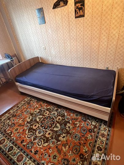 Кровать односпальная с матрасом бу