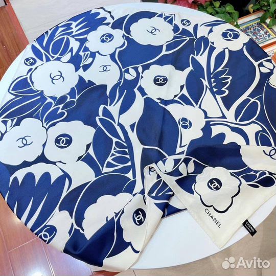 Шелковый платок Chanel