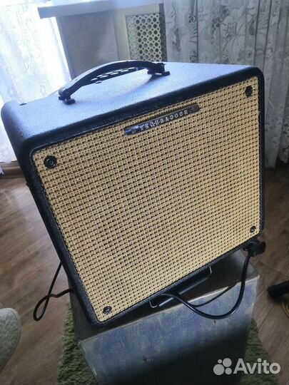 Комбоусилитель для акустической гитары