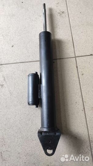 Пневмостойки задние ML-GL164