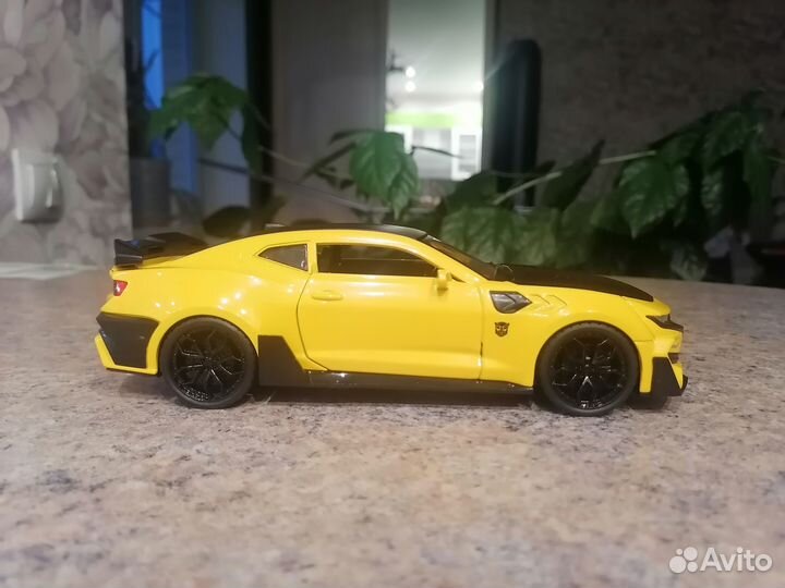 Модель Chevrolet Camaro 1:24 металлическая