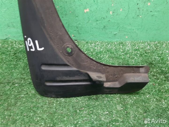 Брызговик передний левый Toyota RAV4 A2 2003