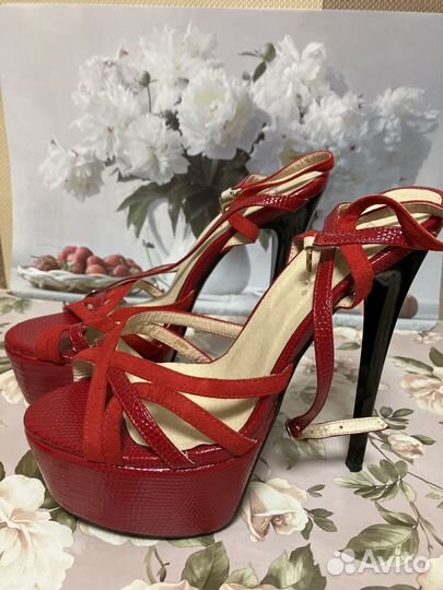 Босоножки новые liici женские 38 (25см)