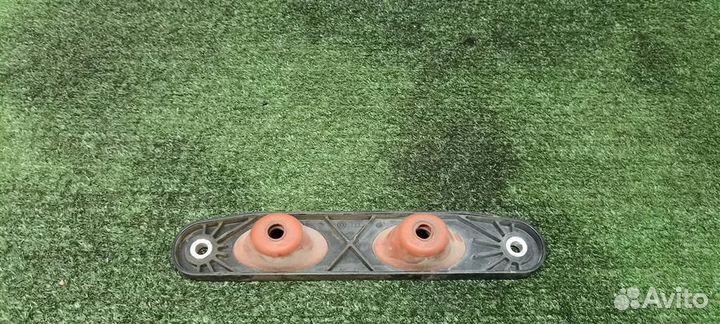 Кронштейн глушителя VW Jetta 2005-2011