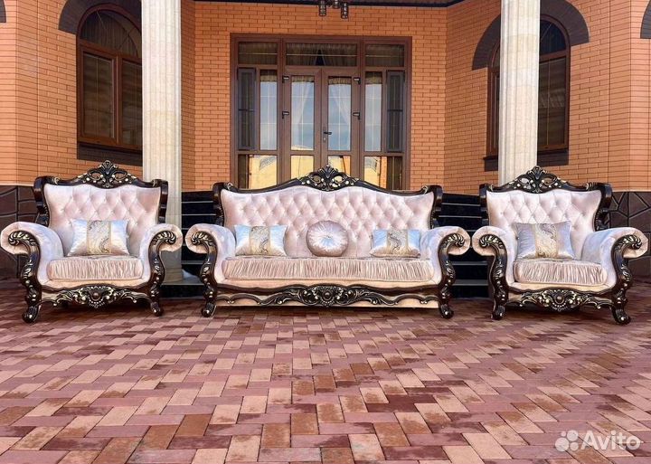 Диван мягкий