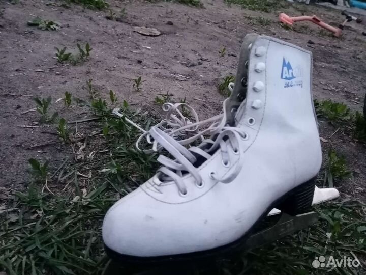 Коньки фигурные