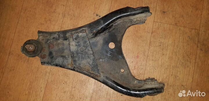 Рычаг левый Renault Duster