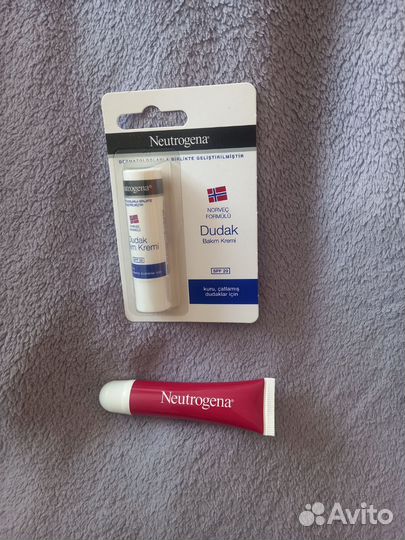 Гигиеническая помада и бальзам Neutrogena