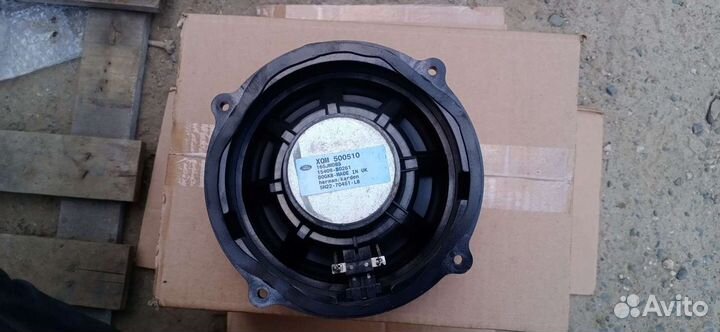 Динамик задней двери Discovery 4 Harman Kardon