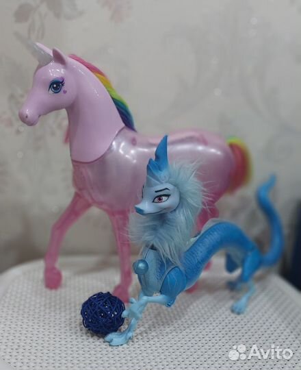 Интерактивный единорог и Сису дракон