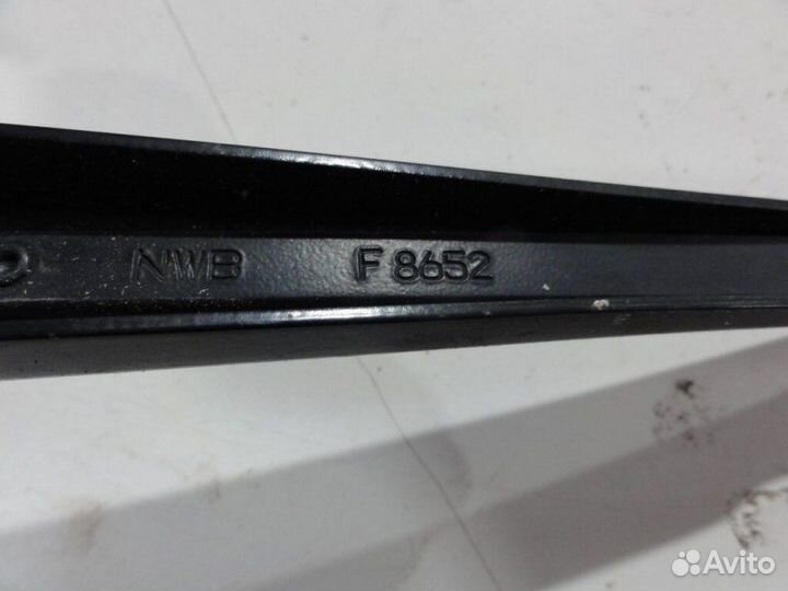 Поводок стеклоочистителя передний левый Nissan