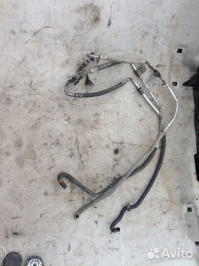 Трубка гур Рено Дастер