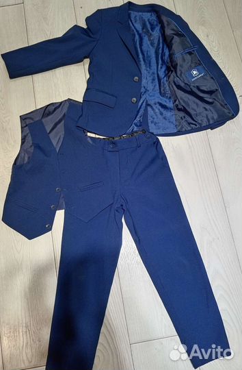 Костюм школьный