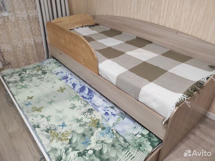 Двухярусная кровать