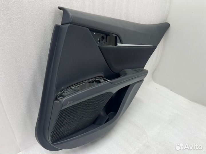 Обшивка двери задняя правая Toyota Camry V70/V75