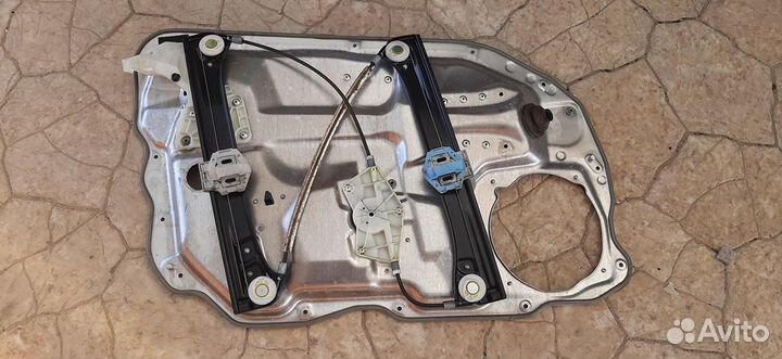 Стеклоподъемник передний Mercedes S-Class W221